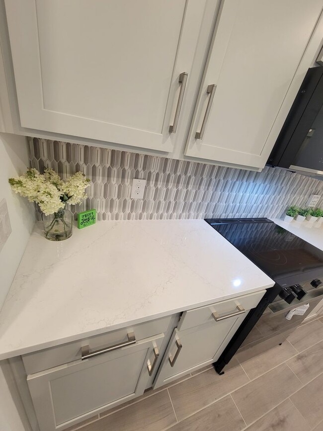 Building Photo - 5 Bedroom Brand New House with Innovative Technology near Winter Park