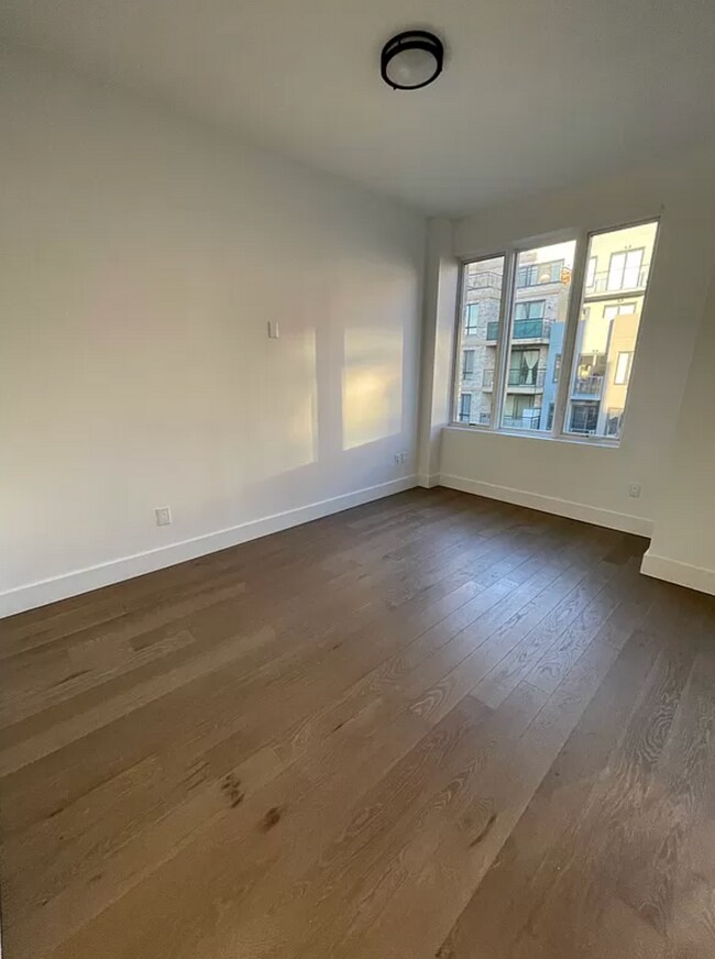 Building Photo - 1670 E 19th St