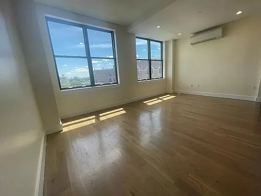 Building Photo - 333 Cypress Ave