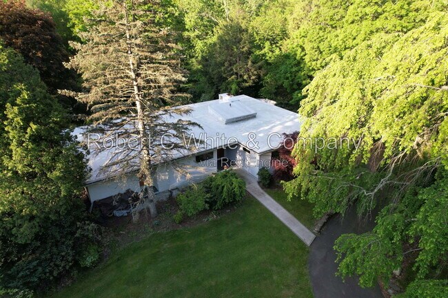 Building Photo - 16 Sunbrook Rd