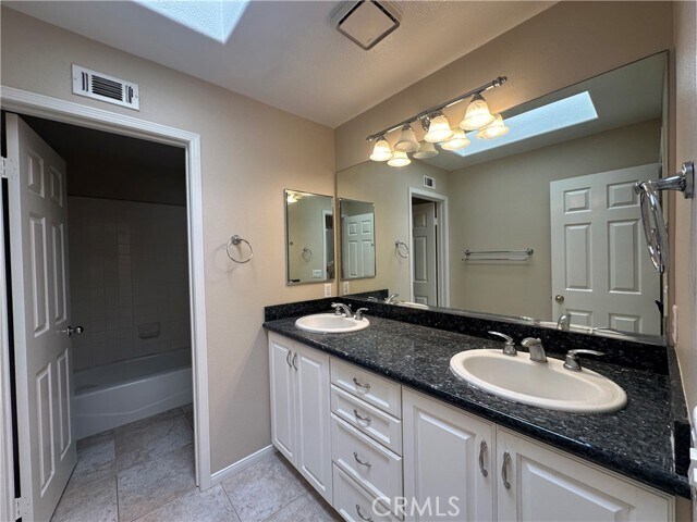 Building Photo - 12865 Crawford Dr