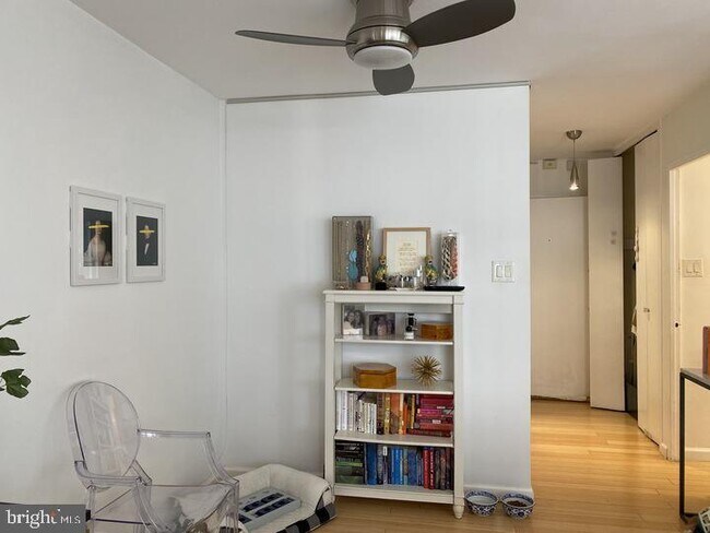 Building Photo - 1545 18th St NW