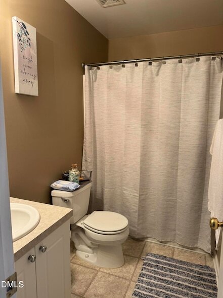 Building Photo - 2044 Metacomet Way