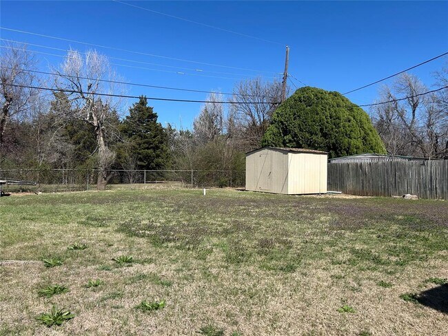 Building Photo - 6905 NW 60th St