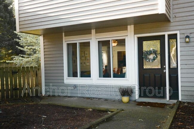 Building Photo - 331 Sunflower Ct