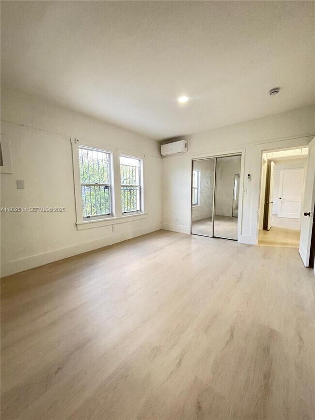 Building Photo - 2035 NW 26th St