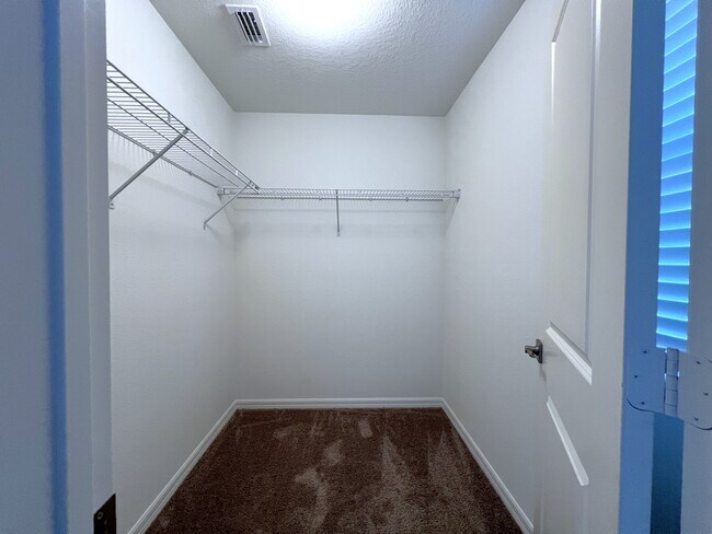 Building Photo - 758 Stoney Pointe Cir