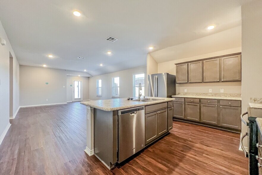 Building Photo - 1805 Tulipwood Dr