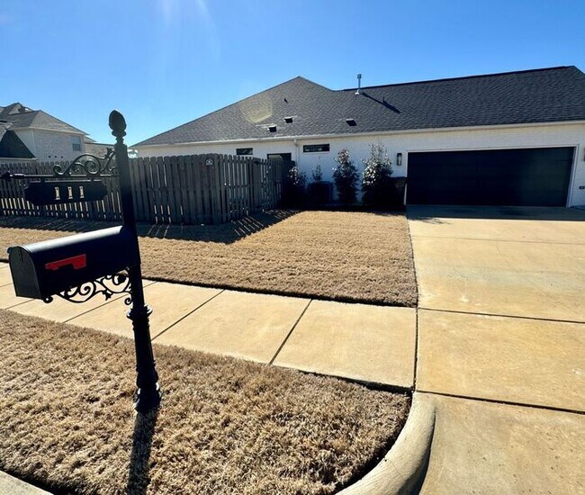 Building Photo - Pre-lease today for a late May move in