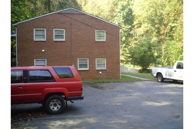  - 247-255 Spring Dr