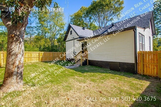 Building Photo - 306 S Schiller St