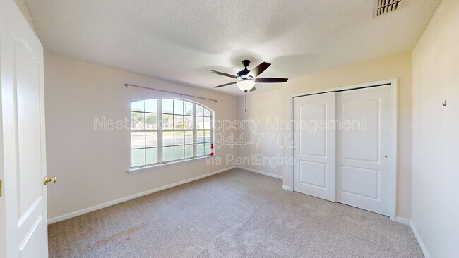Building Photo - 5731 Rainbow Lake Dr N