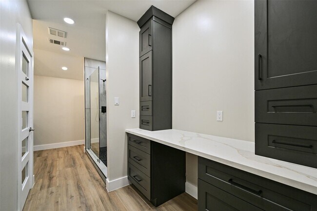 Building Photo - 10930 White Thorn St