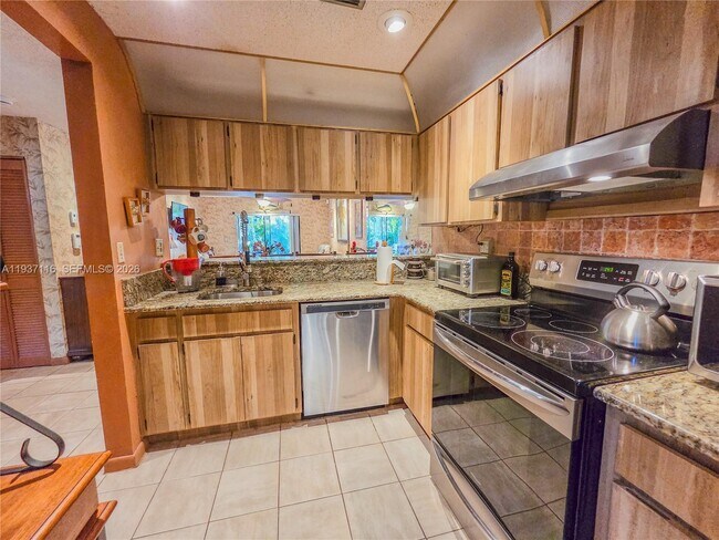 Building Photo - 8044 NW 41 Ct