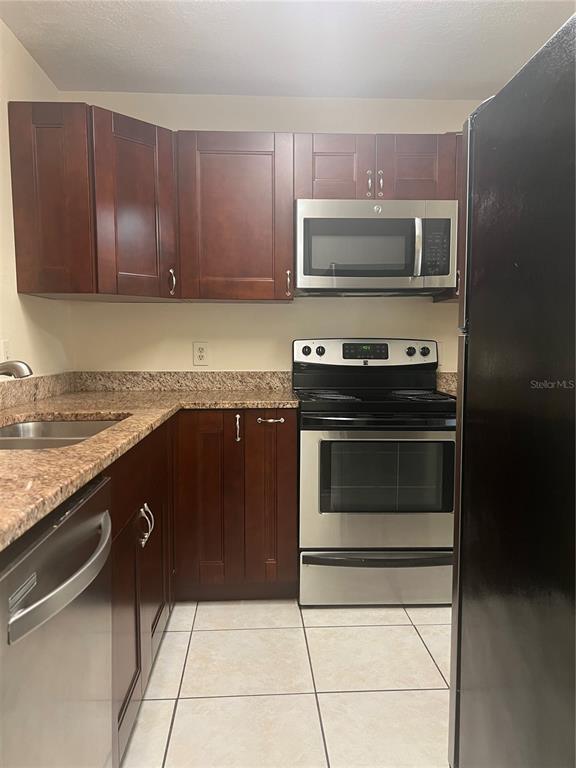 Building Photo - 1428 Highland Ridge Cir