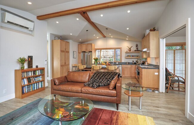 Building Photo - Furnished Mesa Hideaway!