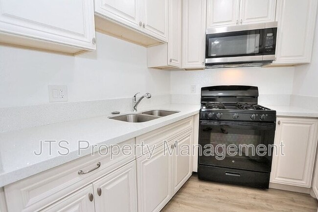 Building Photo - 10524 Croetto Way