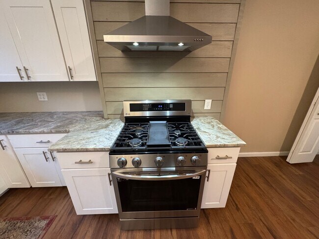 Building Photo - Beautifully Renovated 3BR Row Home in Deutschtown – Spacious, Modern & Incredible Location