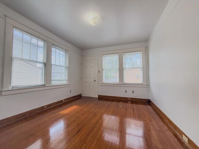Building Photo - 2915 Carondelet St