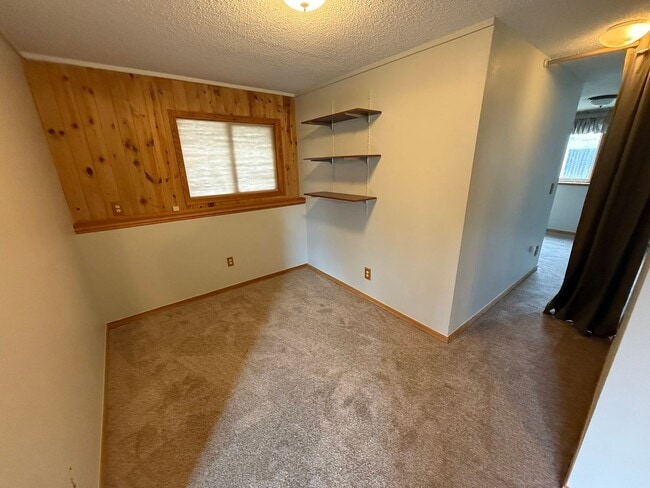 Building Photo - Updated 3-Bedroom Home Near Horsetooth Reservoir