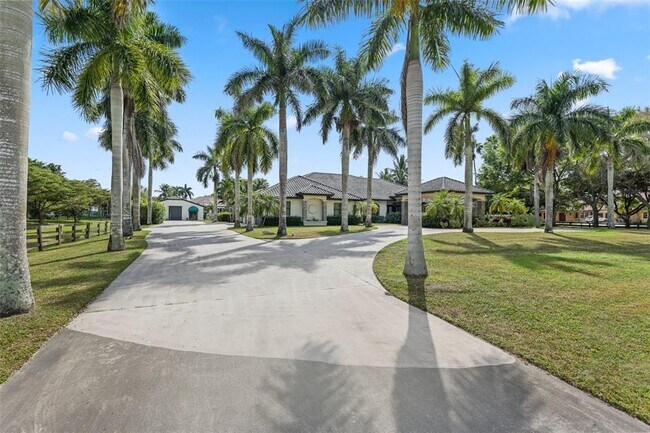 Building Photo - 10630 El Caballo Ct