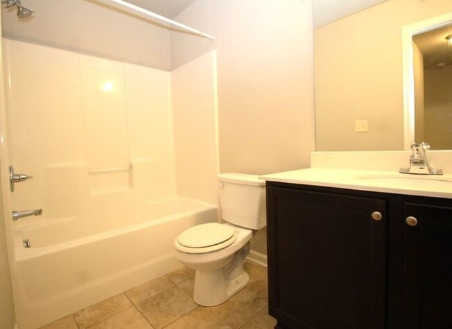 Building Photo - Brookside Crossing!