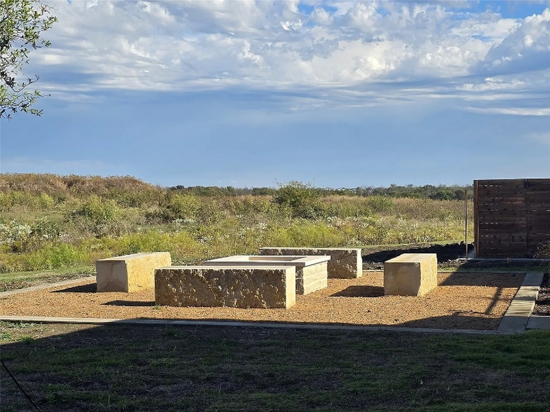 Building Photo - 14138 Lampard St