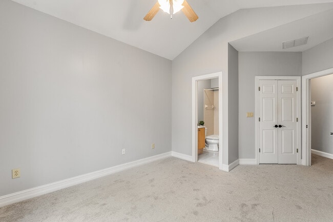 Building Photo - 331 Carpenter Dr NE