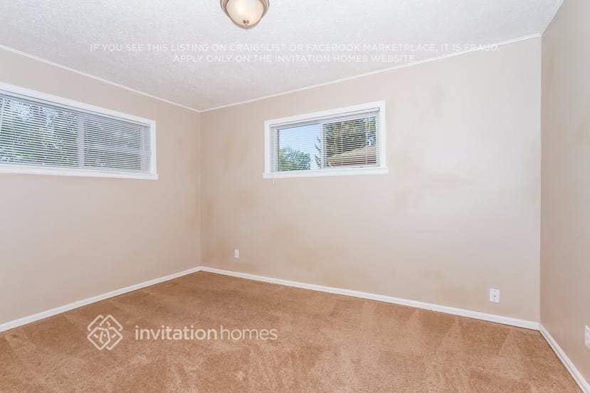 Building Photo - 9301 Lillian Ln