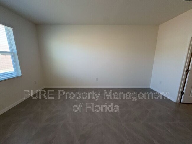 Building Photo - 4122 NW 48th Ter Rd