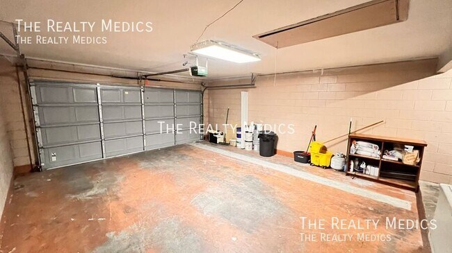 Building Photo - 430 Red Coat Ln