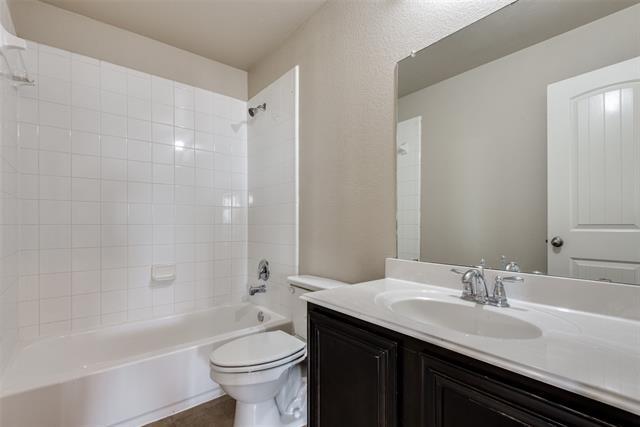 Building Photo - 1305 Lone Pine Dr