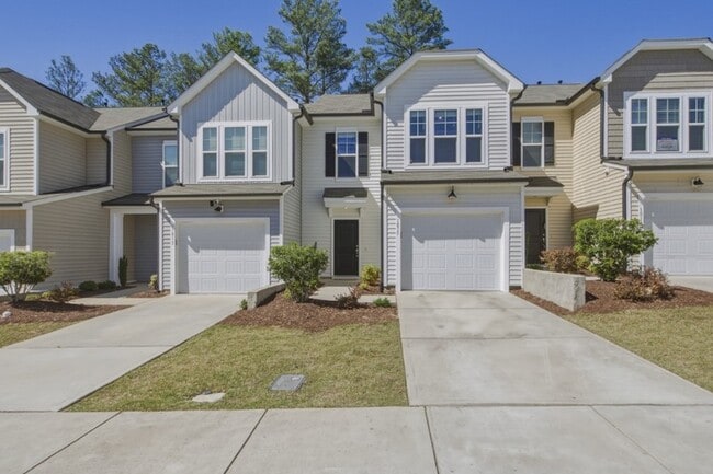 Building Photo - 1015 Badlands St