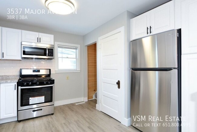 Building Photo - JUST REMODELED - 3 Bed 3 Bath Home Availab...