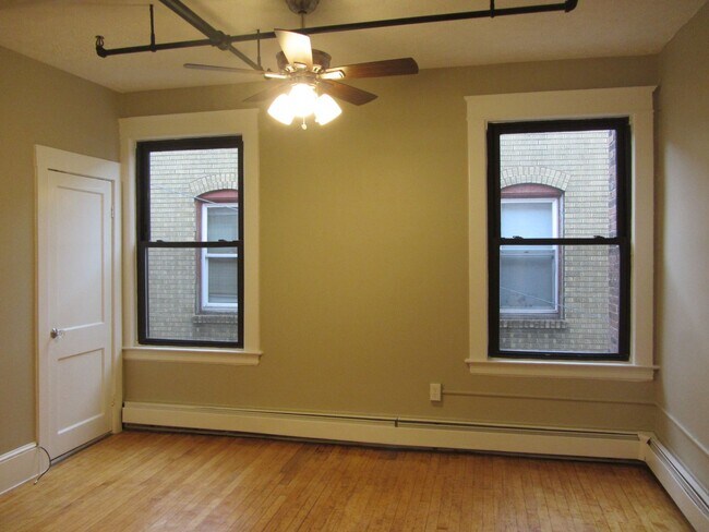 Building Photo - 32 Alfred St