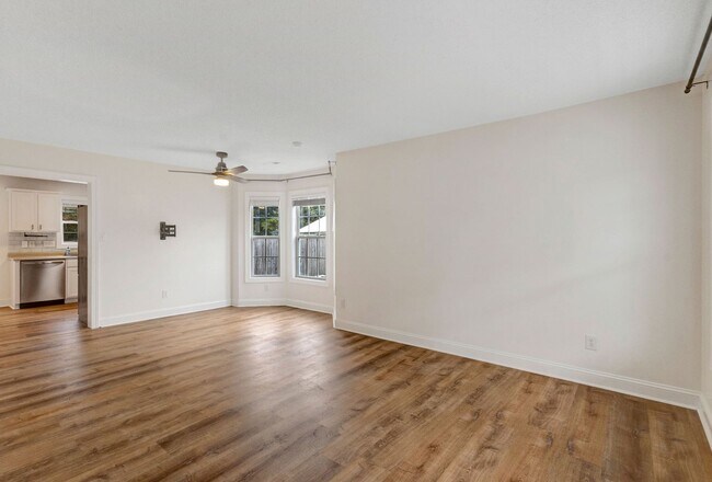 Building Photo - Farmhouse-Style Home Minutes from the Water | No HOA