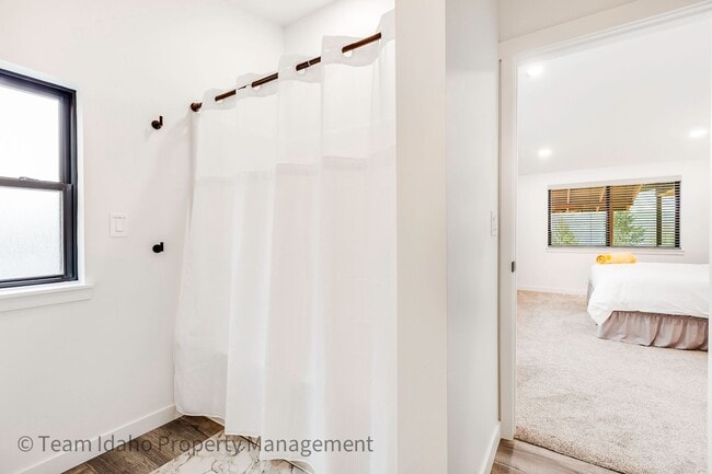 Building Photo - BRAND NEW! Fully furnished and stocked Single Level Home...Easy & Beautiful Living with a stunnin...