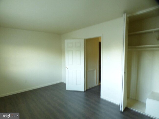 Building Photo - 11816 Oak Manor Dr