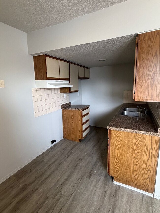 Building Photo - 115 Jerome Ln