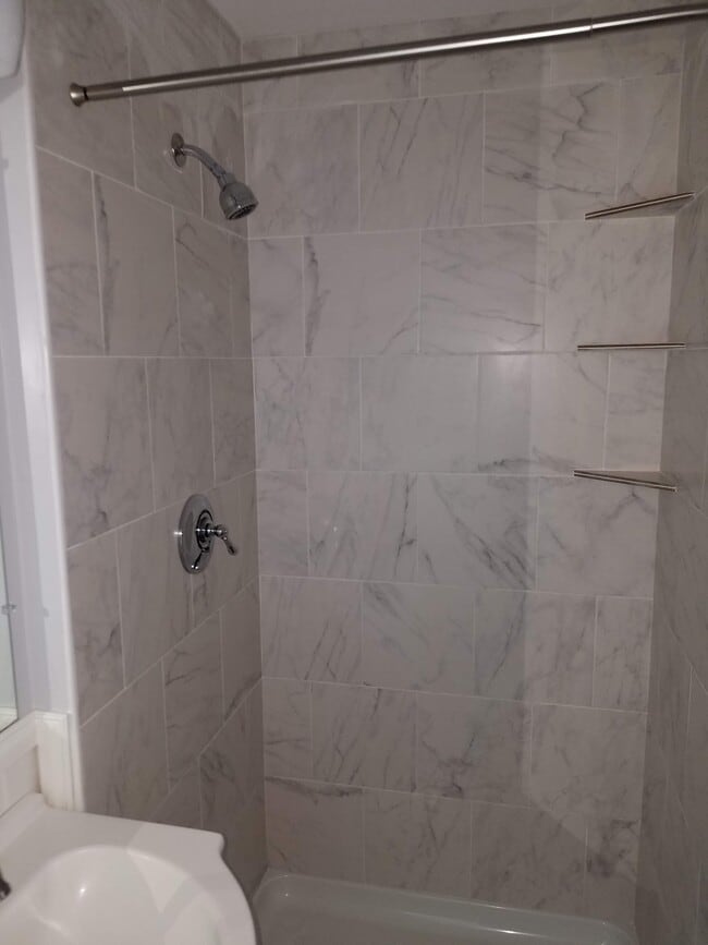 Building Photo - 1 Main St