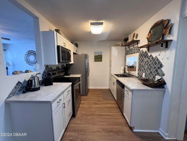 Building Photo - 24 Dolphin Ave