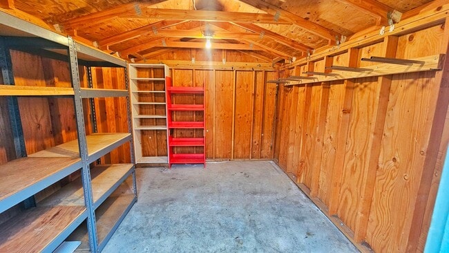 Building Photo - Beautiful 3 Bed 2 Bath Rambler in Beautiful Redmond