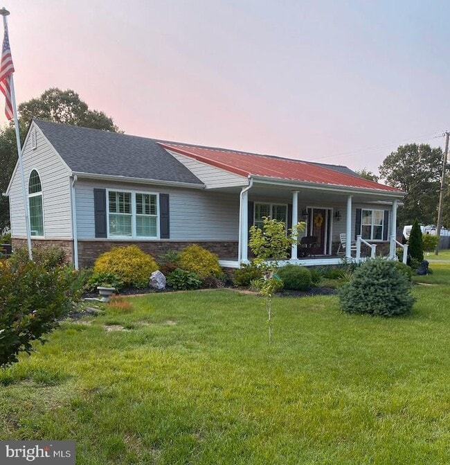 Building Photo - 999 Shoreland Dr