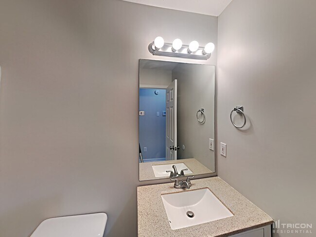 Building Photo - 4856 Lake Park Ln