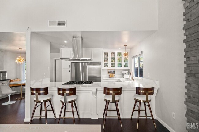 Building Photo - 5209 Pla Vada Dr