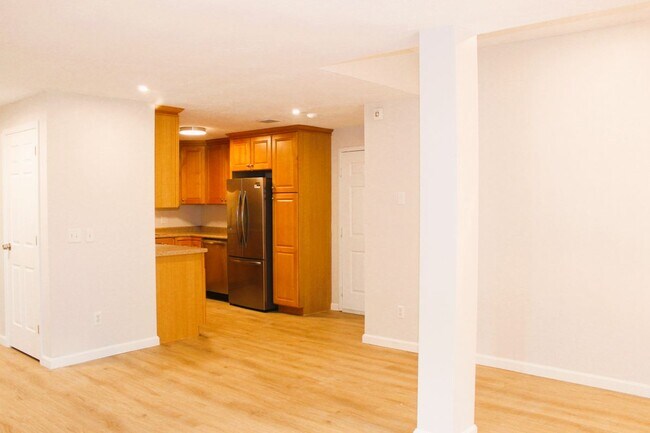 Building Photo - 307B Amherst St