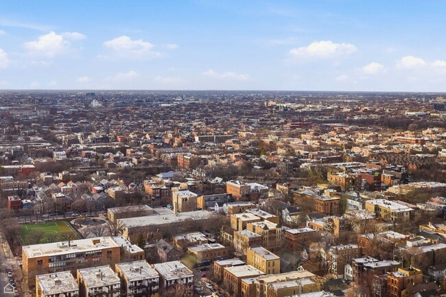 Building Photo - 1660 N La Salle Dr