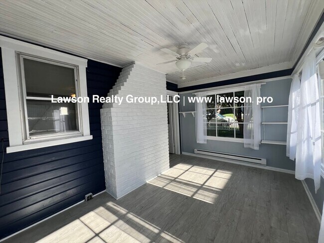Building Photo - Charming Grandin Court House with Detached Garage and In Law Suite