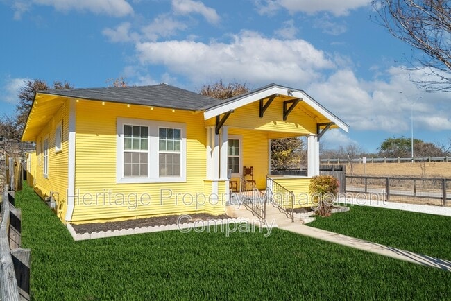 Building Photo - 475 E French Pl