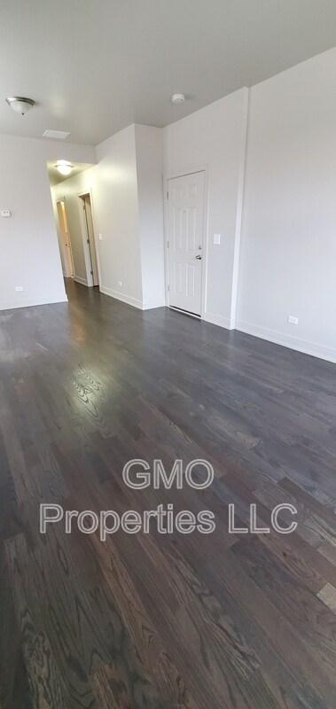 Building Photo - 822 S Karlov Ave